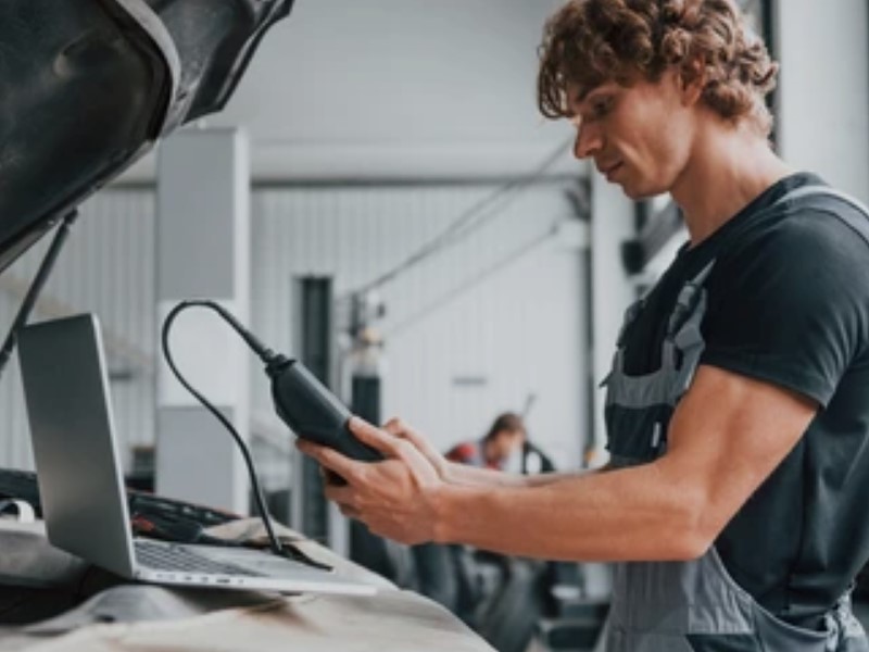 Dijagnostika automobila za dijagnosticiranje problema s vozilom.